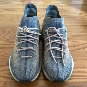 Yeezy 380 “Mist”